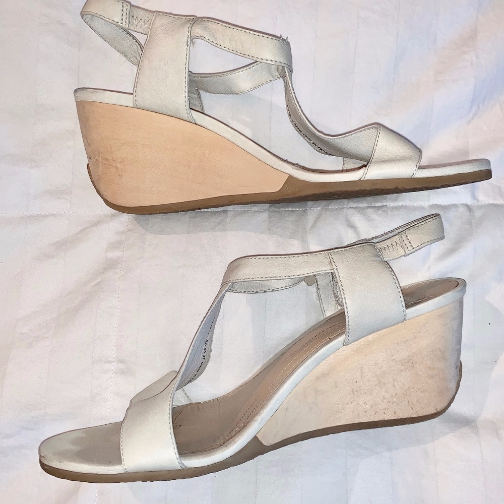 Camper - T-strap Wedge Sandals sz 9